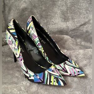 Madden Girl pointed-toe high-heeled pumps (vibrant geometric pattern)